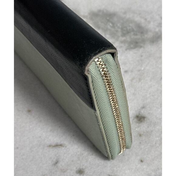 Auth. Celine Green & Black Large Lambskin Leather Long Zippy Wallet - Picture 7 of 11